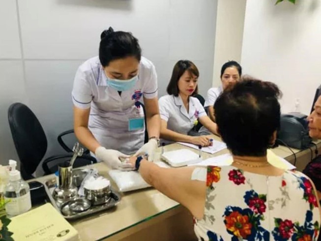 Điều chỉnh giá 1.900 dịch vụ y tế