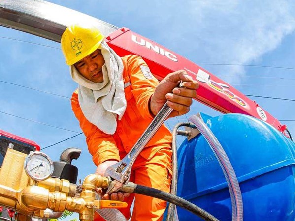 EVN huy động nhiều tổ máy chạy dầu để đáp ứng nhu cầu tiêu thụ điện tăng cao do nắng nóng gay gắt