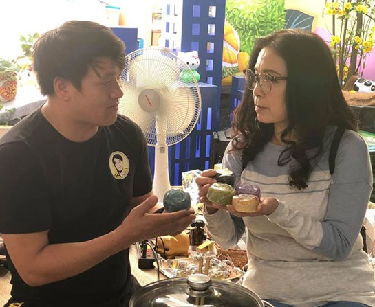 Chàng trai khuyết tật khởi nghiệp từ xà bông