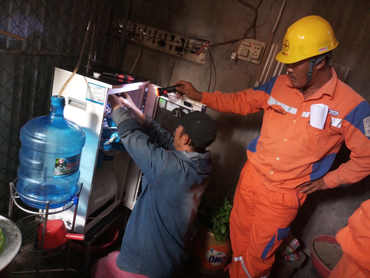 Hà Tĩnh: Điện lực Can Lộc khắc phục sau sự cố nổ bốt điện