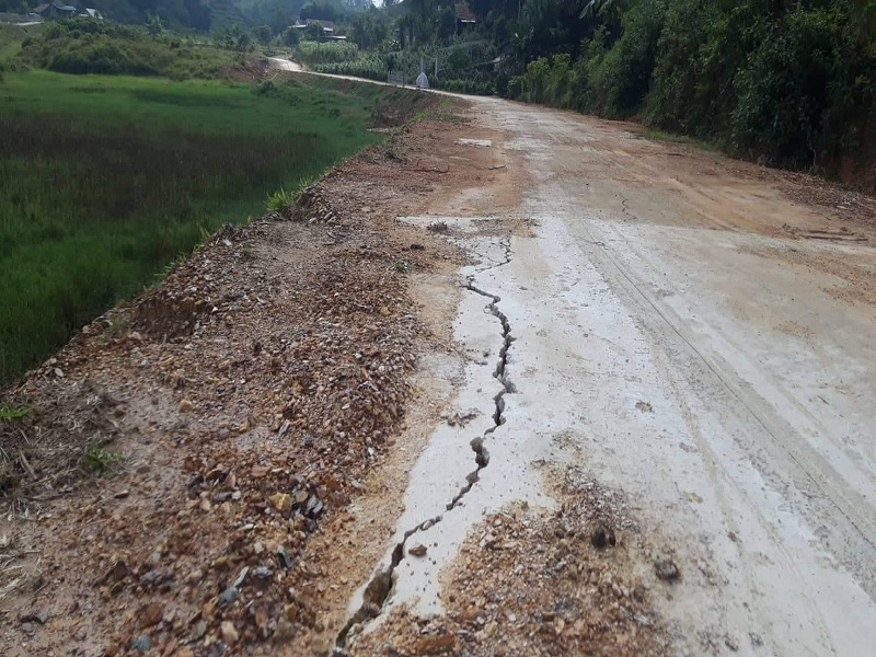 Vũ Quang- Hà Tĩnh: Đường hư hỏng là do...ông trời!
