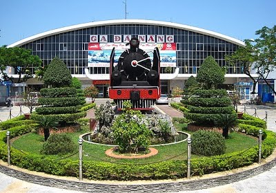 Tàu đón, trả khách trở lại tại ga Đà Nẵng