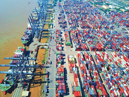 Xuất siêu gần 800 triệu USD trong nửa đầu tháng 10