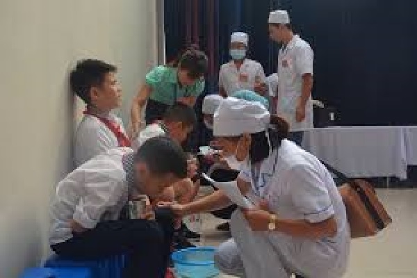 Cảnh giác với ngộ độc thực phẩm ngày hè