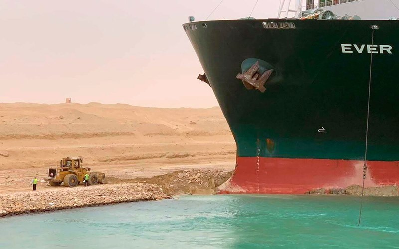 Chủ siêu tàu mắc kẹt tại Suez kháng cáo đòi bồi thường ngược lại 100.000 USD
