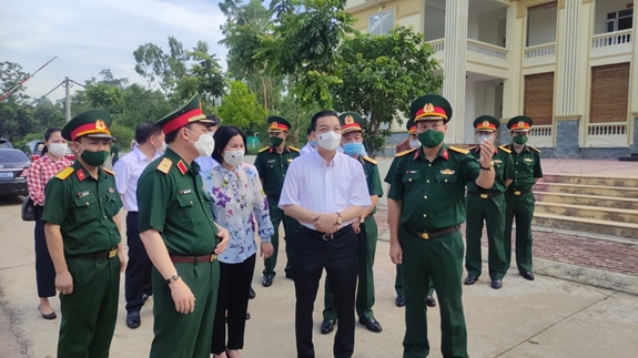 Chủ tịch UBND TP. Hà Nội Chu Ngọc Anh yêu cầu giảm mật độ trong khu cách ly tránh lây chéo