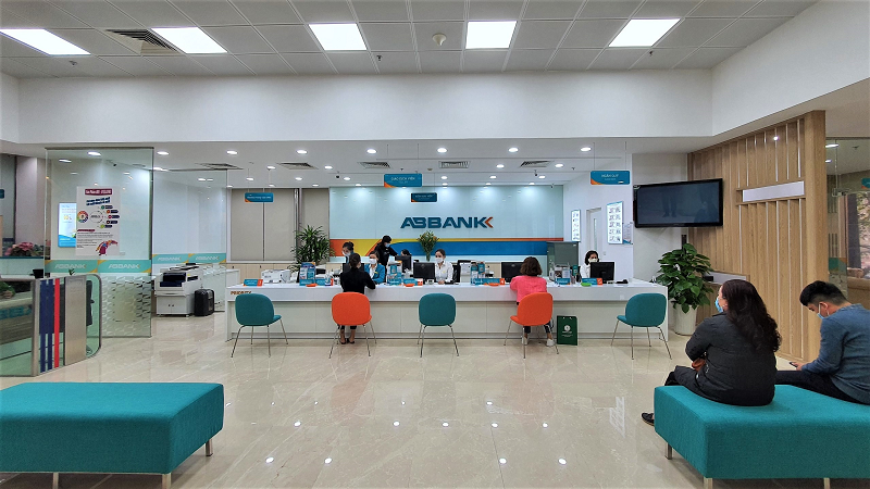 ABBANK áp dụng hệ thống nhận diện thương hiệu và không gian giao dịch mới