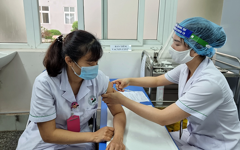 91.000 liều vắc xin phòng Covid-19 sẽ được tiêm cho 4 nhóm đối tượng ưu tiên ở Hà Nội