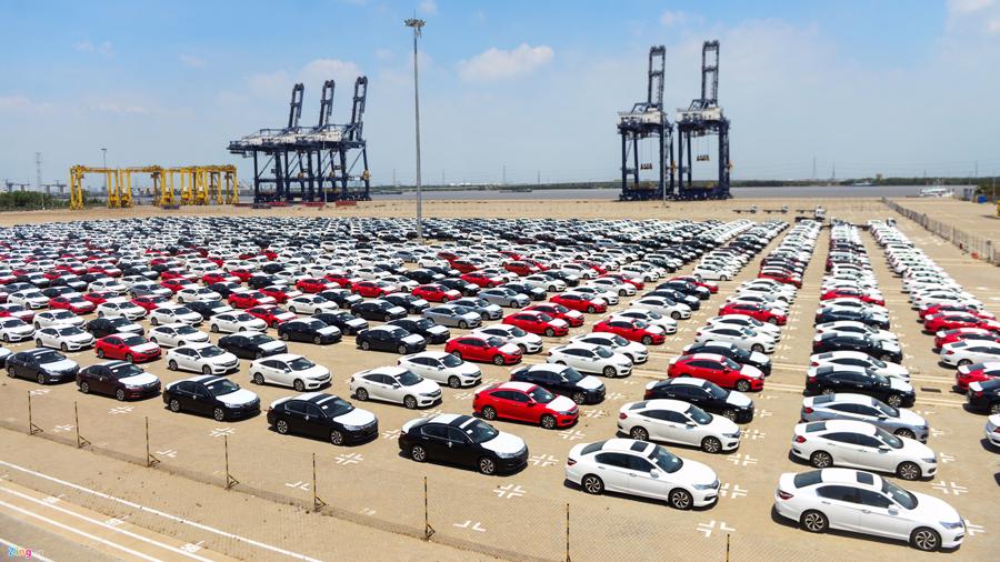 6 tháng đầu năm, ô tô nhập khẩu tăng hơn 100%