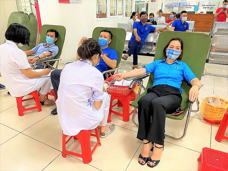 Công ty Than Hạ Long tổ chức hiến máu tình nguyện, chung tay chống dịch COVID-19