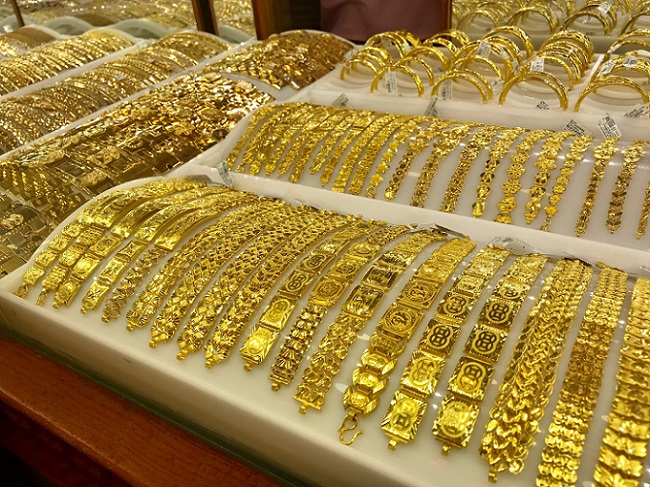 Giá vàng tăng 150.000 đồng/lượng vào cuối tuần