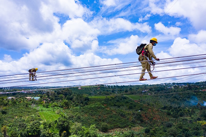 Đắk Lắk: Đóng điện thành công đường dây 500kV nhà máy điện gió Ea Nam