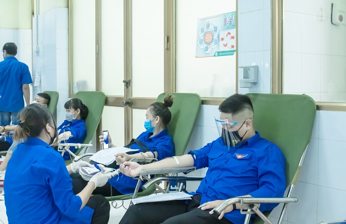 Cán bộ, nhân viên ngành than đồng lòng tham gia hiến máu tình nguyện