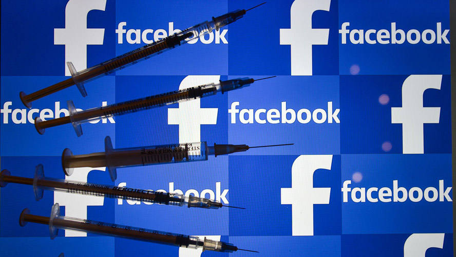 Facebook xóa sổ nhiều tài khoản ''siêu phát tán'' thông tin sai lệch về vắc xin Covid-19