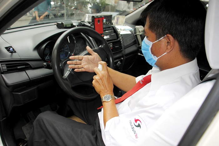 Lái xe taxi tự do liên hệ với xã, phường để nộp hồ sơ nhận hỗ trợ