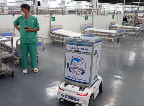 Đưa robot vào điều trị bệnh nhân COVID-19 nặng tại thành phố Hồ Chí Minh