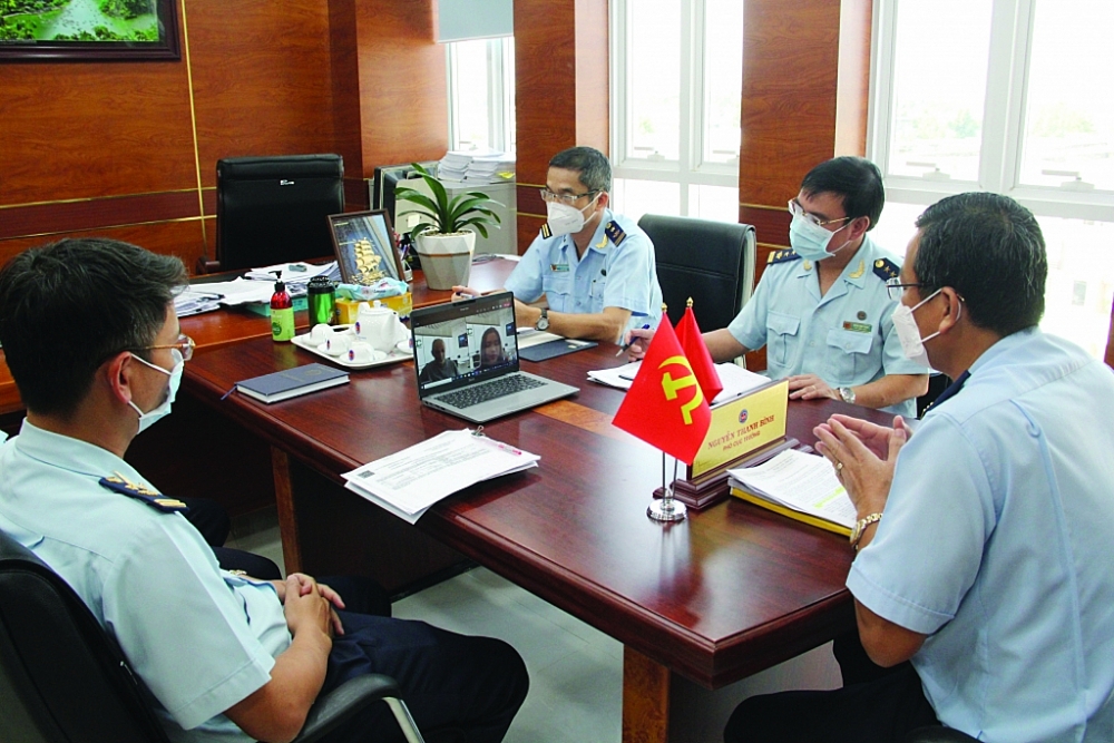 Hải quan Bình Dương chia sẻ khó khăn với doanh nghiệp