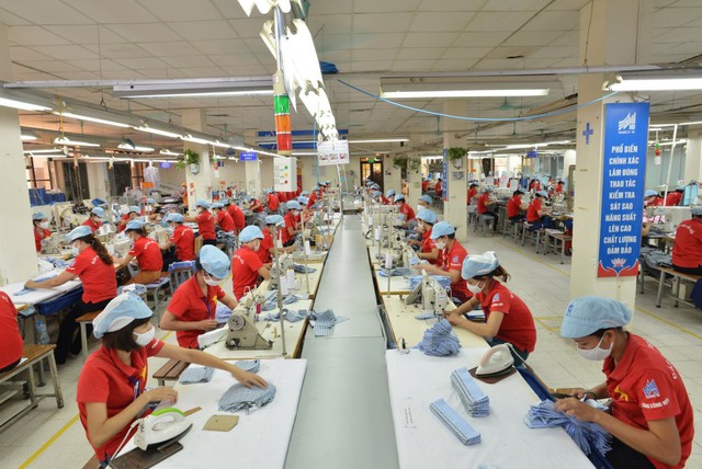 Ngành dệt may: Chuyển đổi để thích ứng trong khó khăn