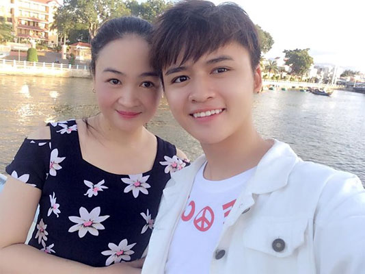 Hai mẹ con Nghệ An song ca siêu ngọt ngào