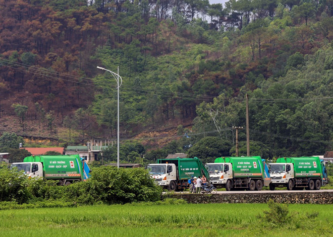 chu tich ha noi len tieng viec duong thu do ngap trong rac