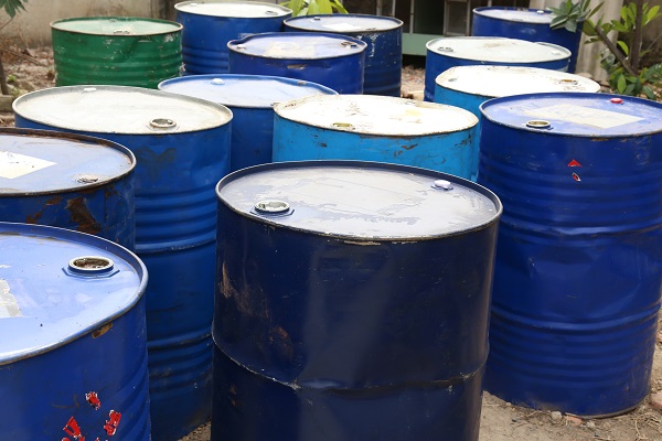 Bắt giữ hơn 14.000 lít mỡ động vật không rõ nguồn gốc