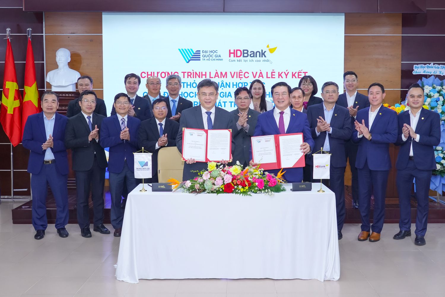 HDBank đồng hành cùng Đại học Quốc gia TPHCM phát triển giáo dục và công nghệ- Ảnh 1.