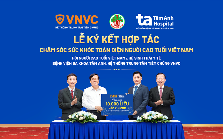 Hệ sinh thái Tâm Anh - VNVC tặng 10.000 liều vắc xin cúm cho người cao tuổi